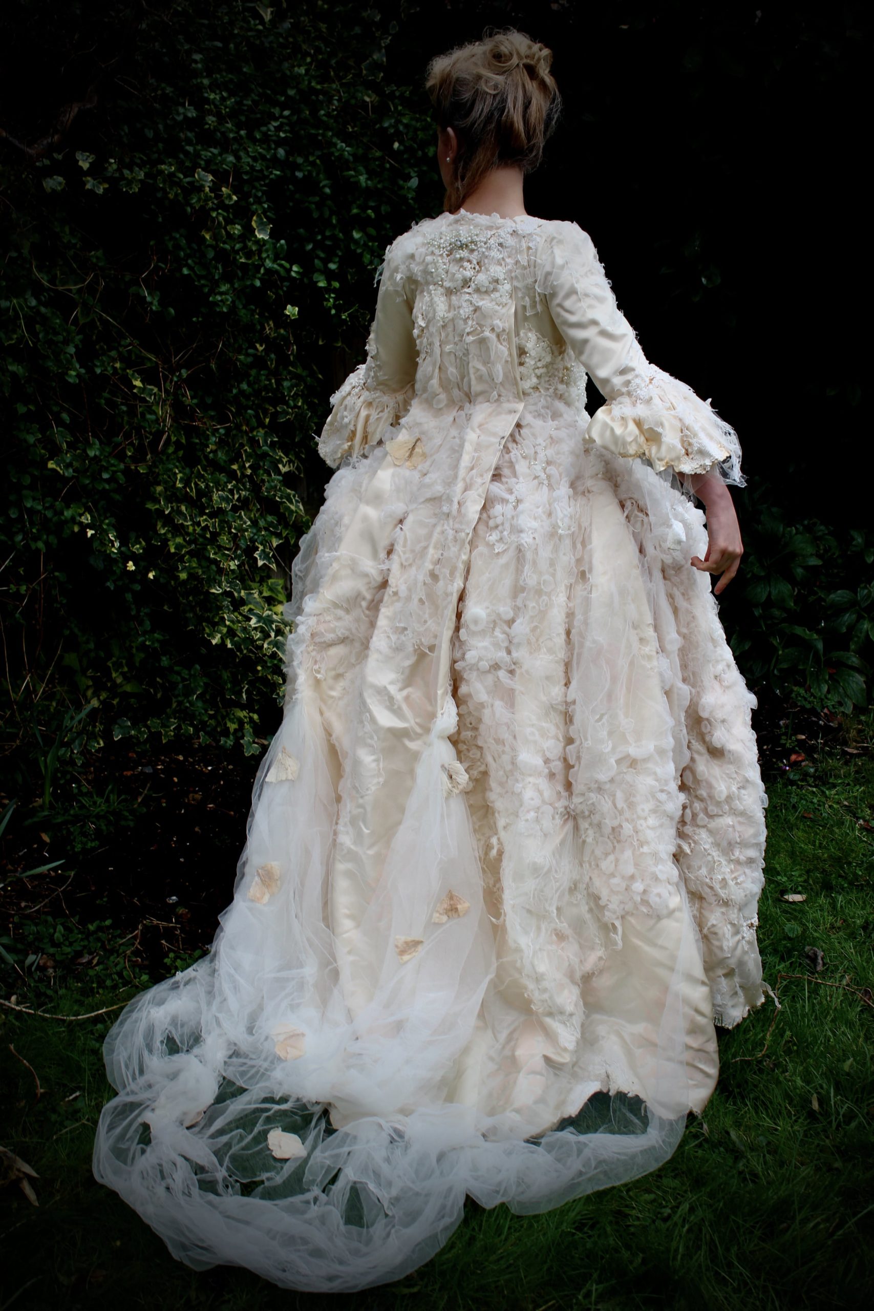 miss-havisham-s-wedding-cake