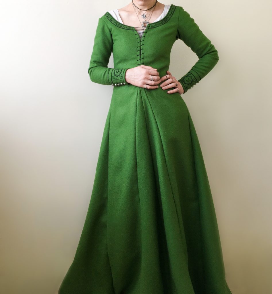 Magrat’s Green Dress - Foundations Revealed